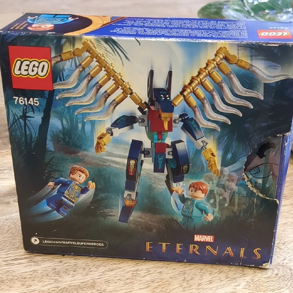 LEGO 76145 — Eternals’ Aerial Assault Gold - Picture 12 of 12